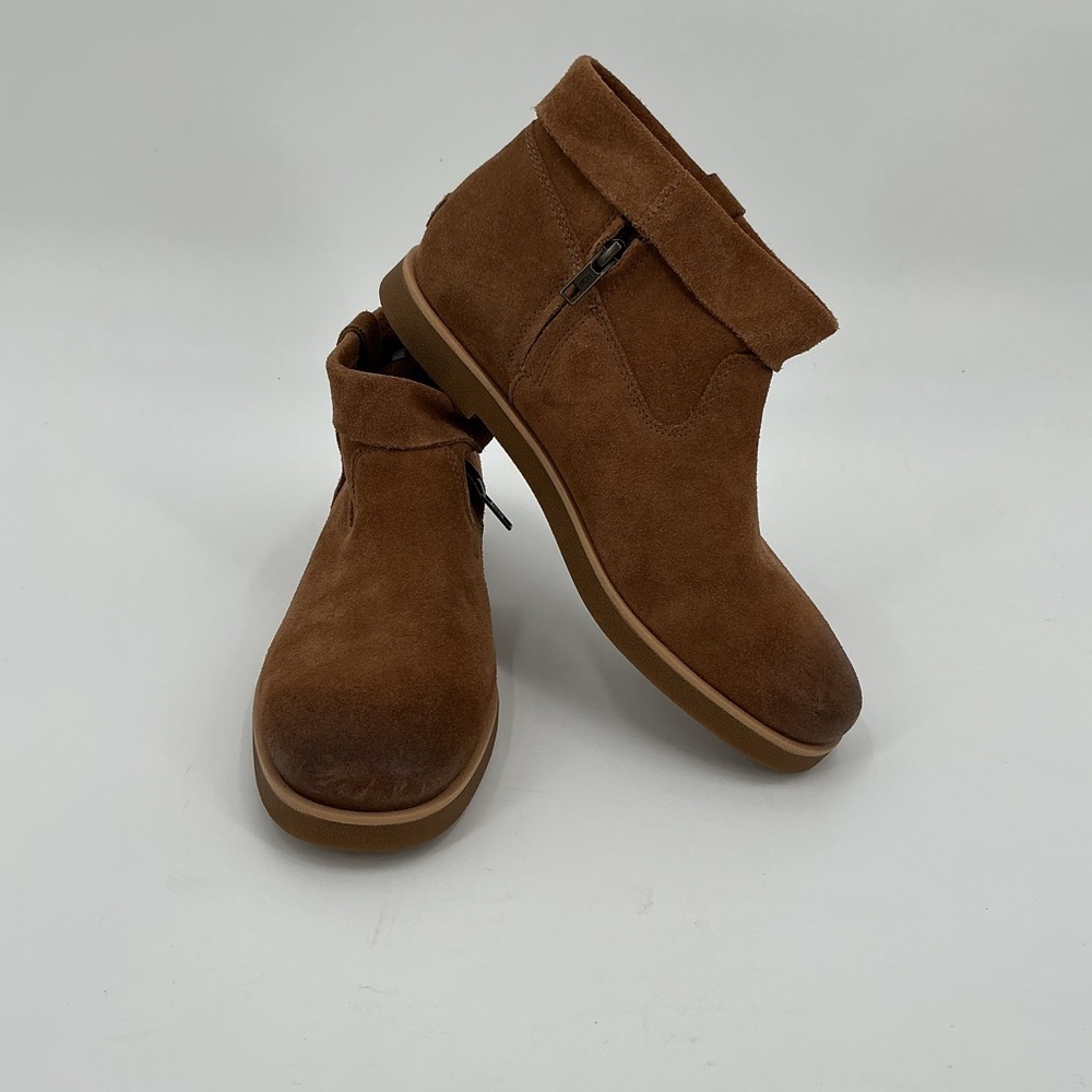 UGG Women’s Josefene Cuff Tan Suede Boots